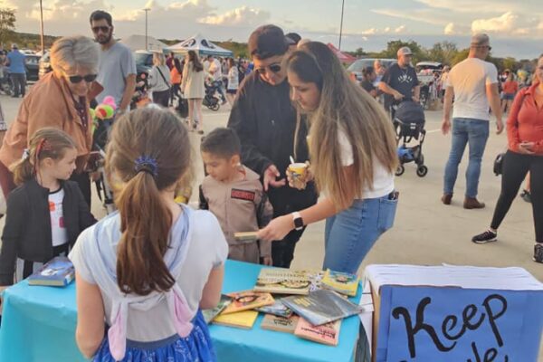Argyle_Used_Book_Giveaway_at_Trunk_or_Treat Argyle_Used_Book_Giveaway_at_Trunk_or_Treat