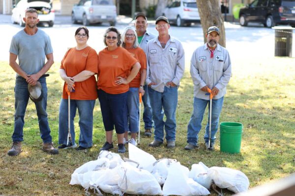 Eden_Fall_Sweep-_group_2025 Eden volunteers at a Fall Sweep litter cleanup